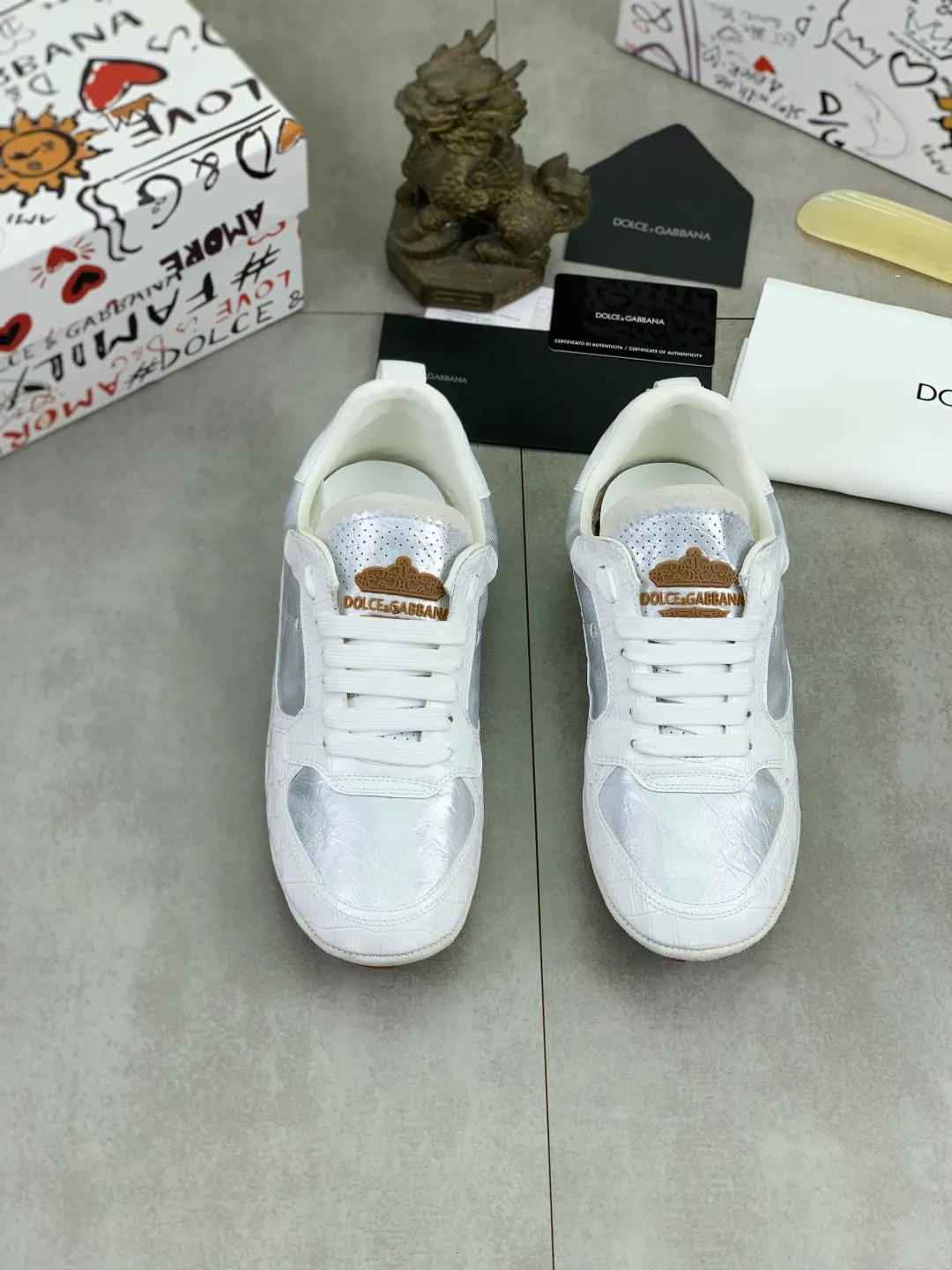 Men's men's shoes 💰P542 💰[New model] The latest hot style, top original quality, the official website synchronizes "DOLCE&GABBANA [Dolce & Gabbana] ~ High quality." The effect is low-top casual DG men's shoes, loved by many celebrities, using high-end imported first-layer calfskin splicing logo design + cowhide feet, simple and elegant, perfectly interpreting the latest inspiration of shoes, integrating classics and fashion, luxury dreams, and fashion. Suitable for drivers, light and comfortable to drive, light and breathable for outdoor travel, high-end quality, trustworthy, 3️⃣color🉑️choice! Code number: 38-46